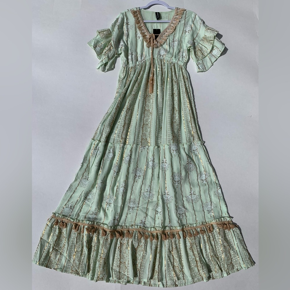 Me 2 Magic Ruffled Sleeveless Maxi Dress Metallic
Striped Size Small Mint Green